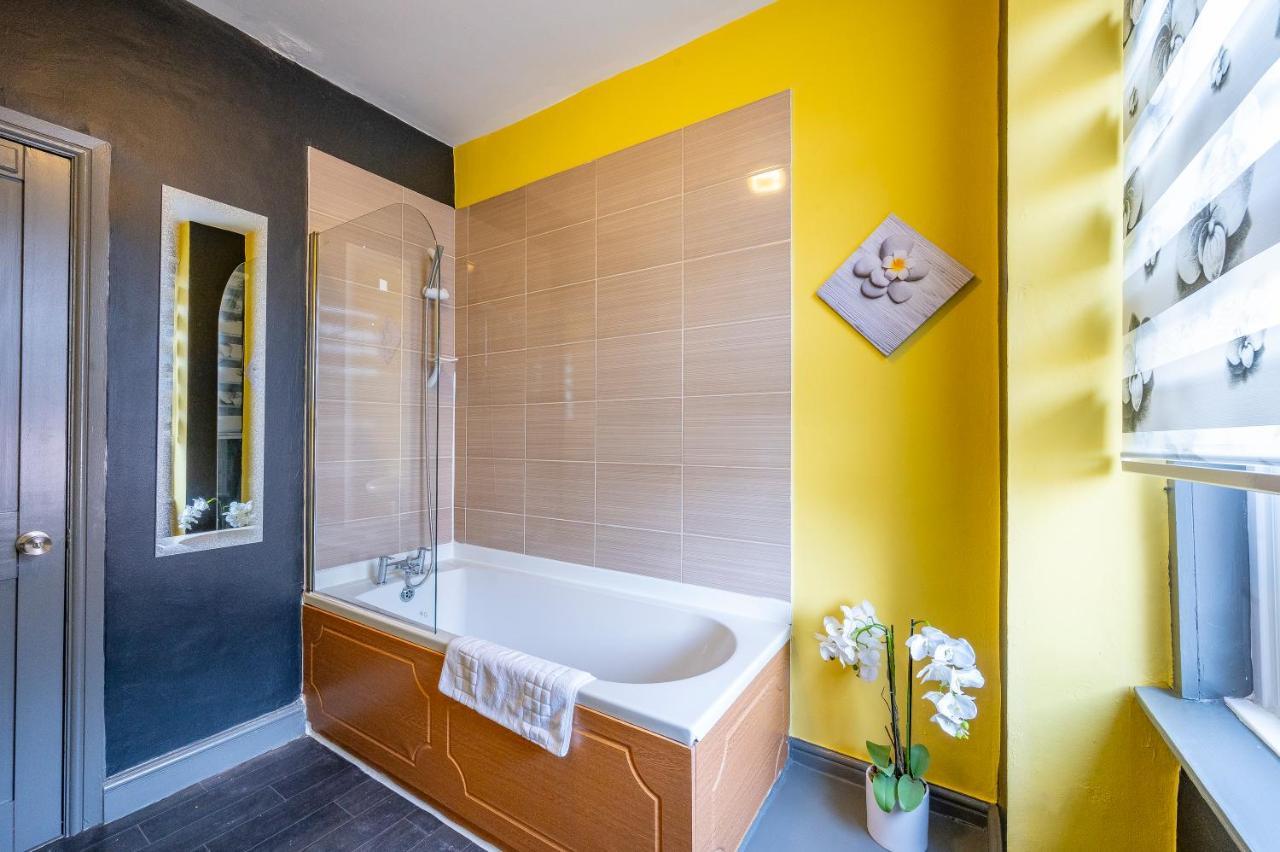 *1Es* For Your Most Relaxed & Cosy Stay + Free Parking + Free Fast Wifi * Leeds  Eksteriør billede